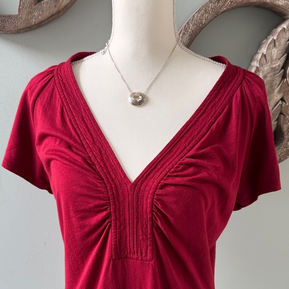 BCBGMaxAzria Deep Red V-Neck Short Sleeve Top - Picture 3 of 7
